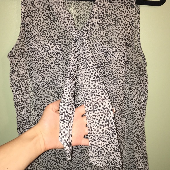 Patterned Blouse - Picture 2 of 5